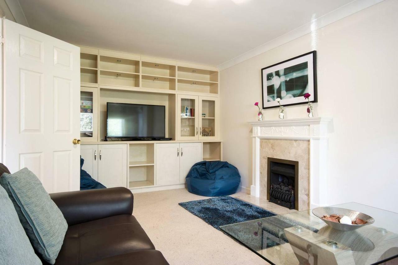 Spacious House, Sleeps 7 people Reading Exterior foto